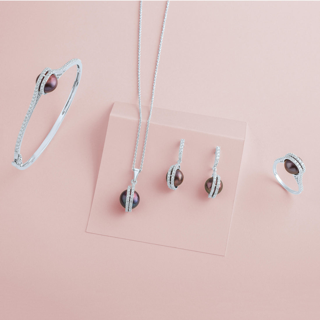 Exploring the Diverse World of Fashion Jewelry Sets
