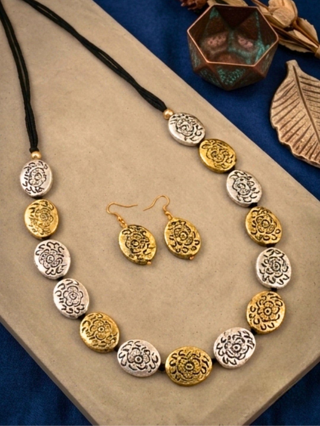 Floral Engraved Statement Necklace set