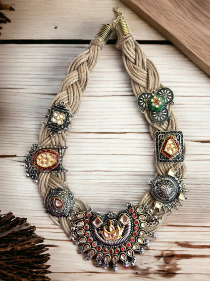 VIVAZS Golden Jute Necklace