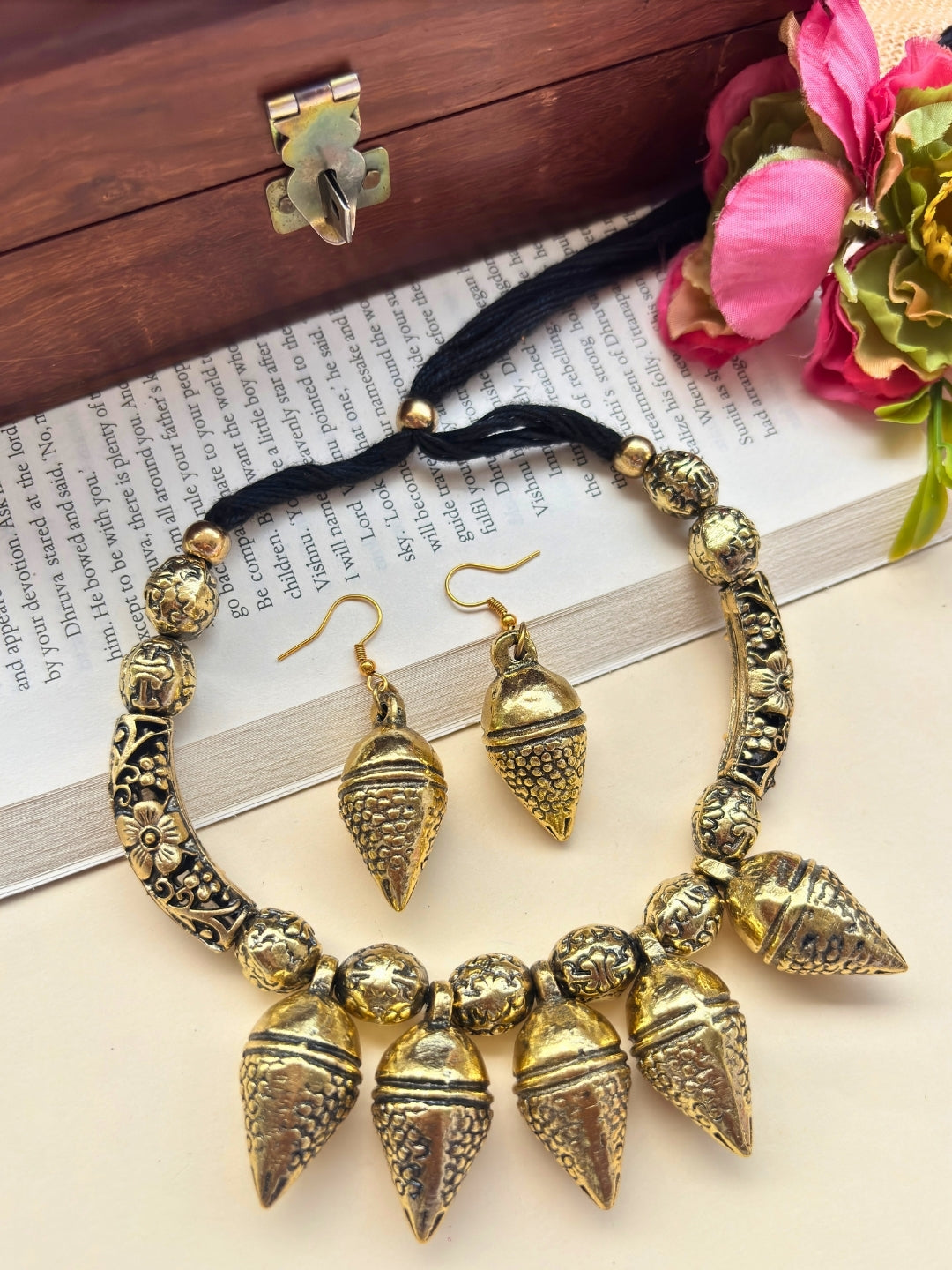 VIVAZS Oxidised Statement Choker Jewellery Set