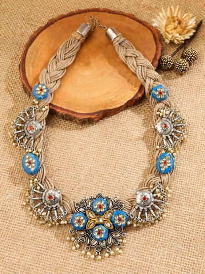 Vivazs Golden Jute Necklace