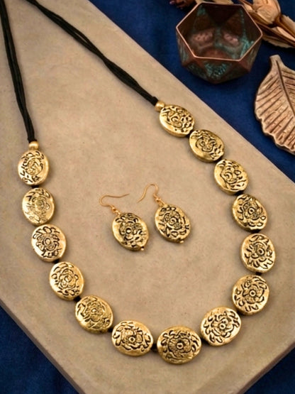 Floral Engraved Statement Necklace set