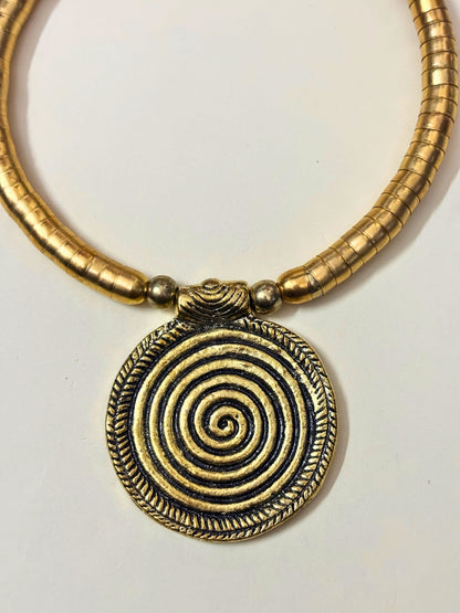 VIVAZS Golden Choker Necklace