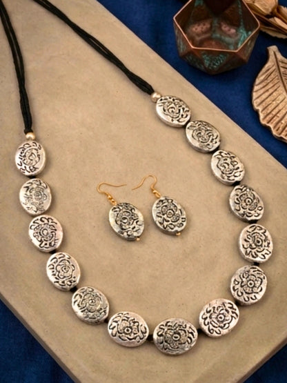 Floral Engraved Statement Necklace set
