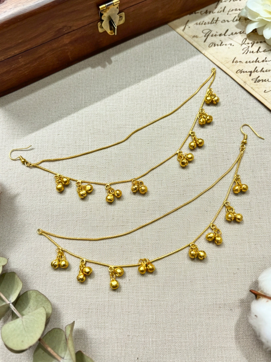 VIVAZS Kan Chain Earrings (Gold)