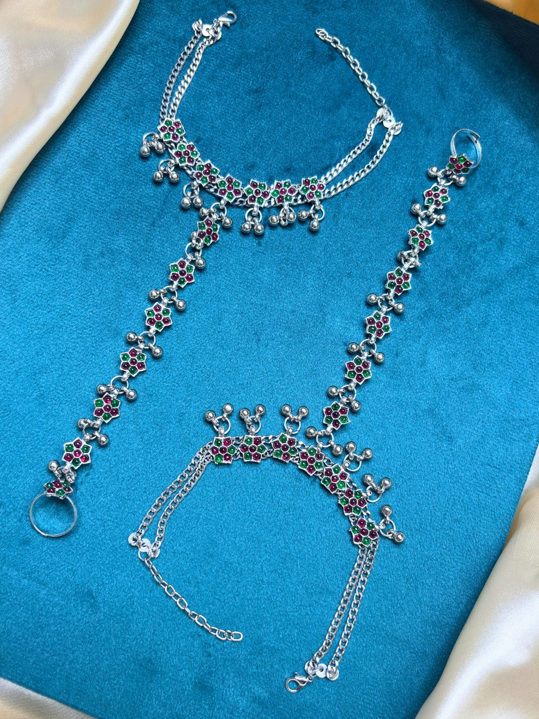 Women Silver-Plated Pink Kundan Stone-Studded Floral Anklet with Toe Ring