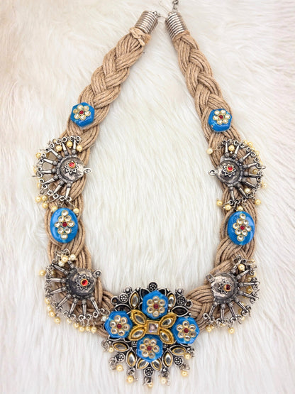 Vivazs Golden Jute Necklace