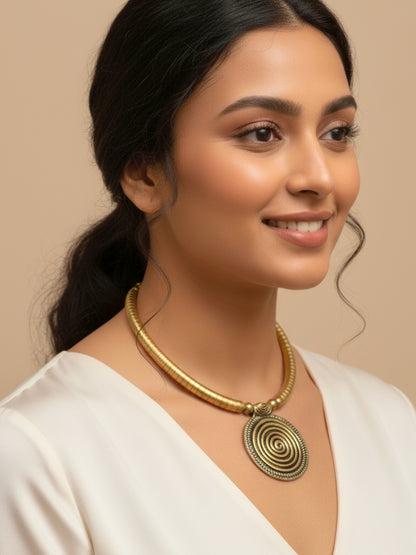 VIVAZS Golden Choker Necklace