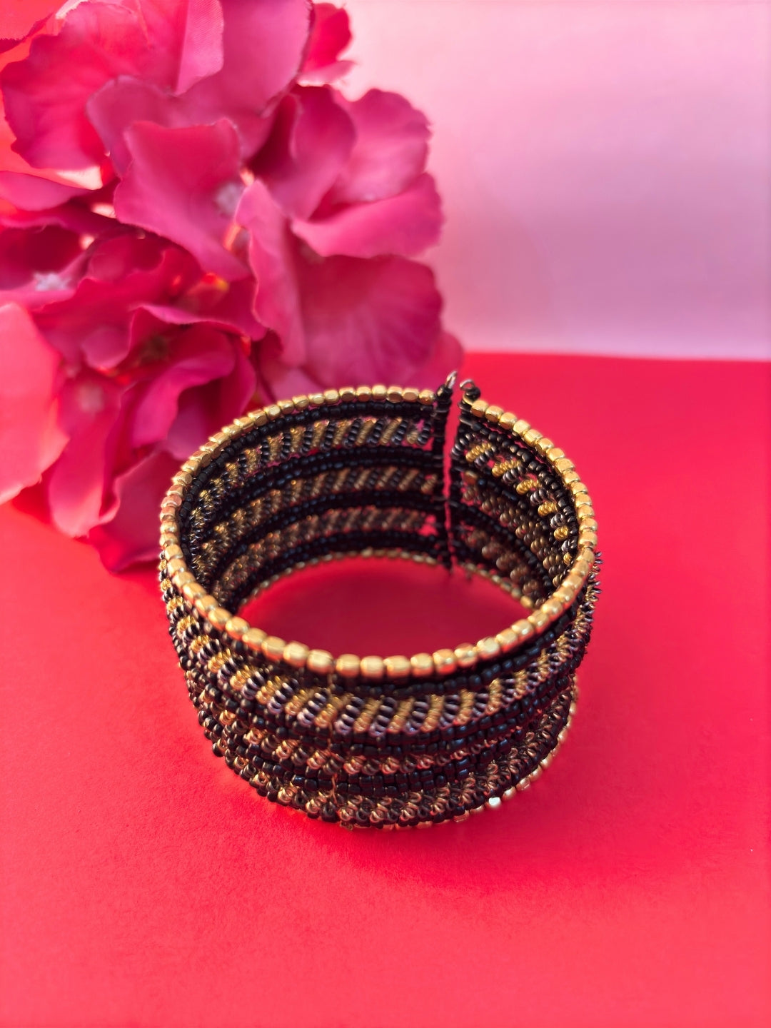 VIVAZS Gold-Plated Beaded Afghan Layered Necklace with Bracelet (Black)
