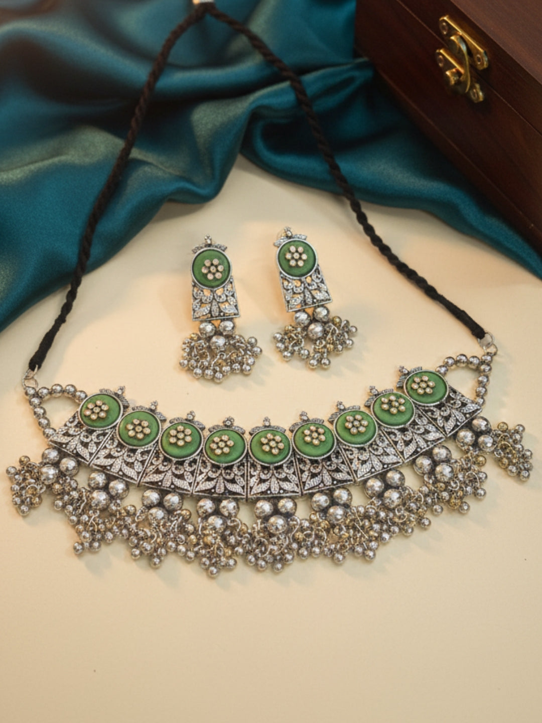 VIVAZS Silver-Plated Oxidised Choker Necklace and Earrings(Green)