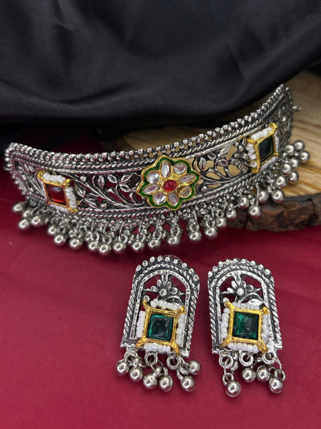Silver-Plated Oxidised Green & Red Stone Choker Necklace Jewellery Set