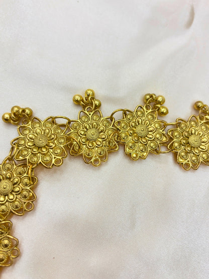 Women Gold-Plated Floral Antique Waist Belt Kamarbandh