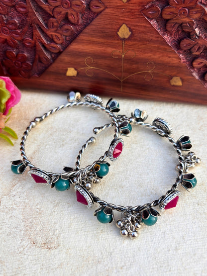 2pcs Silver Toned Adjustable Traditional Bangles