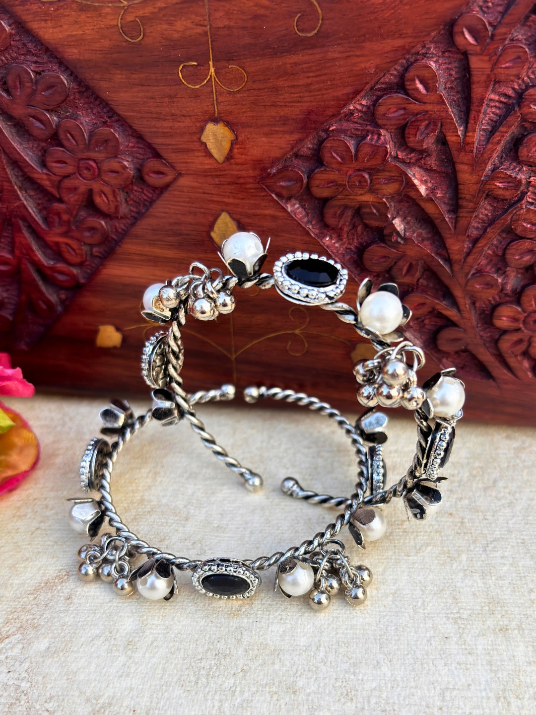 2pcs Silver Toned Adjustable Traditional Bangles