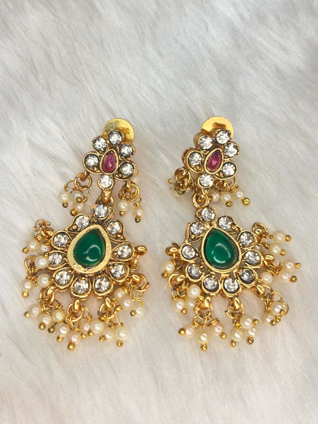 Gold-Plated Kundan & Emerald Green Traditional Bridal Guttapusalu Jewellery Set