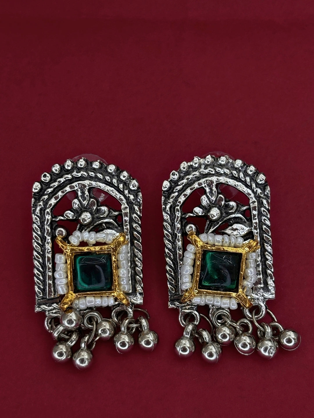 Silver-Plated Oxidised Green & Red Stone Choker Necklace Jewellery Set