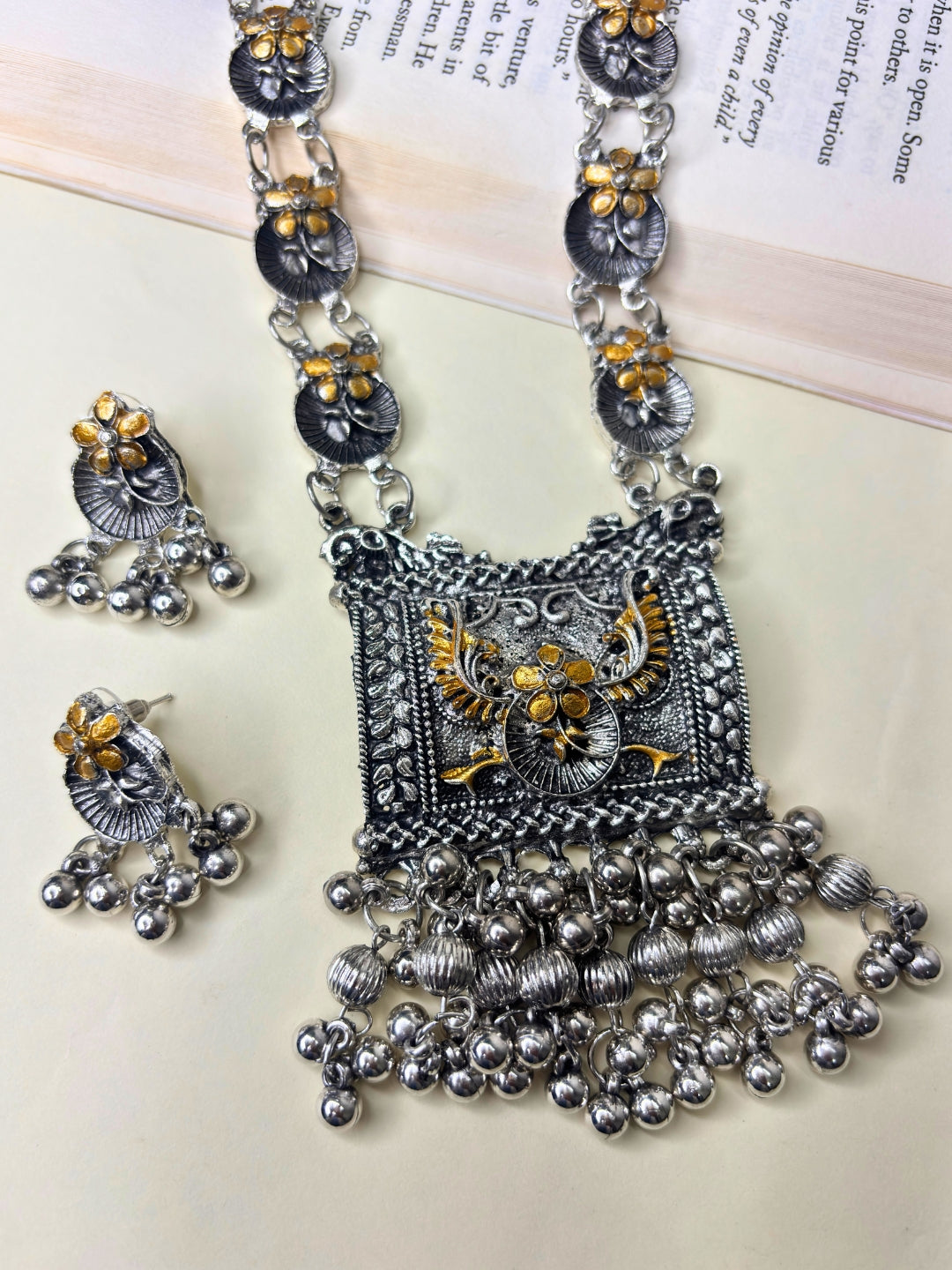 Silver-Plated Dual-Tone Textured Long Necklace Jewellery Set