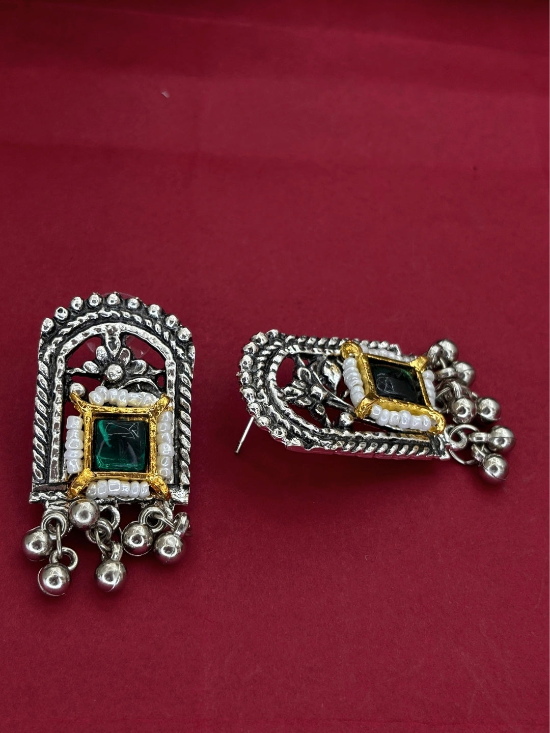 Silver-Plated Oxidised Green & Red Stone Choker Necklace Jewellery Set