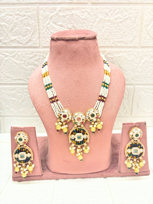 VIVAZS Stylish Kundan Beads Jewellery Set