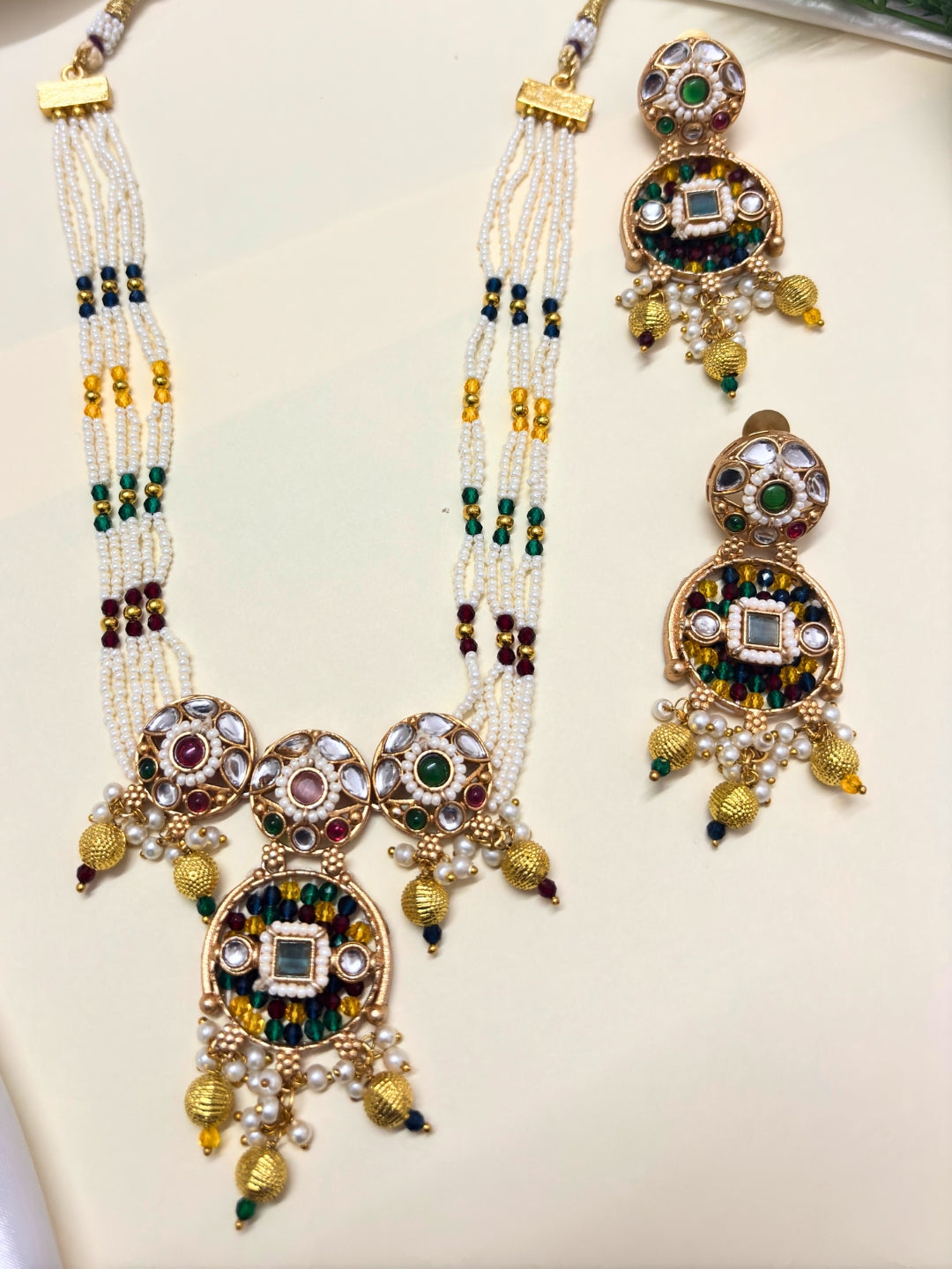 VIVAZS Stylish Kundan Beads Jewellery Set