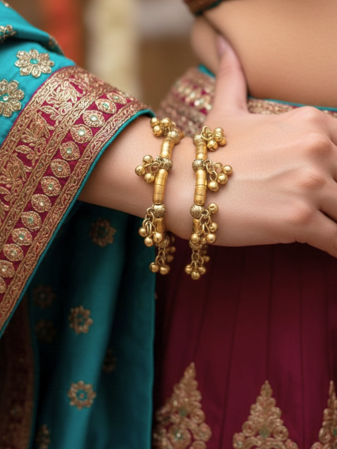 2pcs 18K Gold Toned Adjustable Gungaroo Elasticated Bangles/ Bracelet