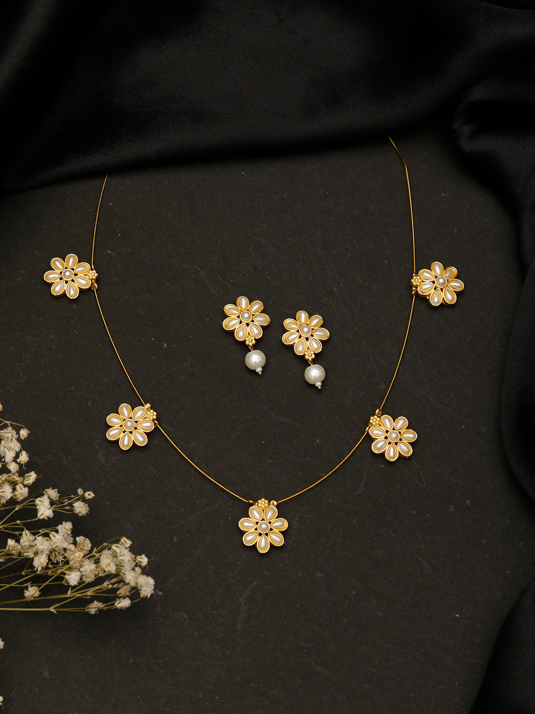 VIVAZS Sleek White beads Necklace Necklace Online