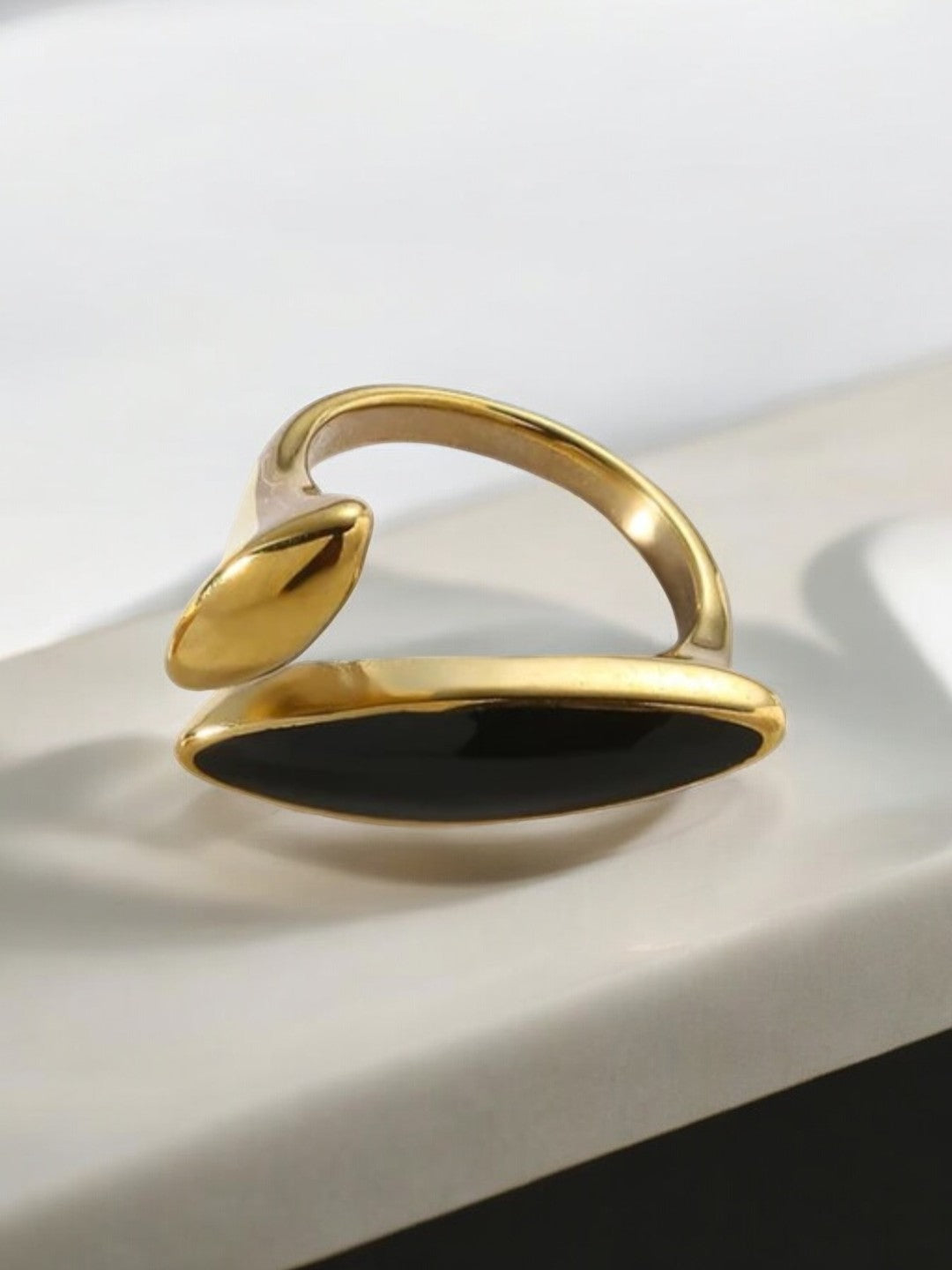 VIVAZS 18K Gold Plated Leaf Ring (Black)