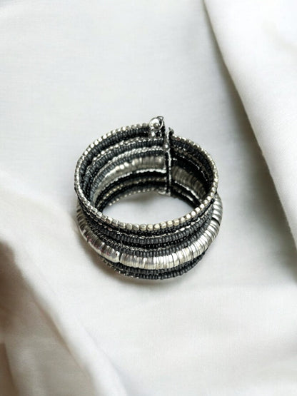 VIVAZS Shimmering Grey, Black and Silver Bangle set