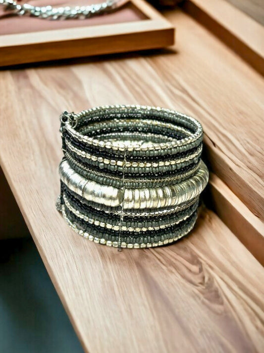 VIVAZS Shimmering Grey, Black and Silver Bangle set