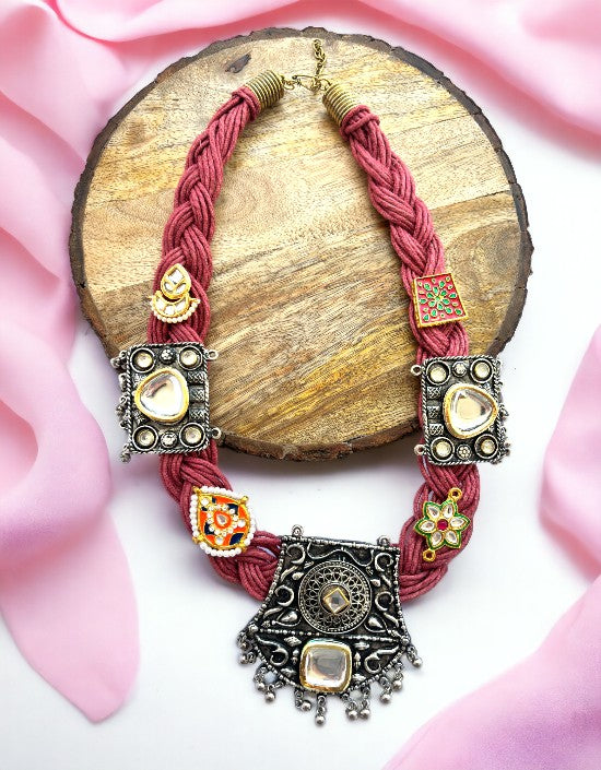 Vivazs Light Maroon Jute Necklace