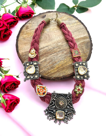 Vivazs Light Maroon Jute Necklace