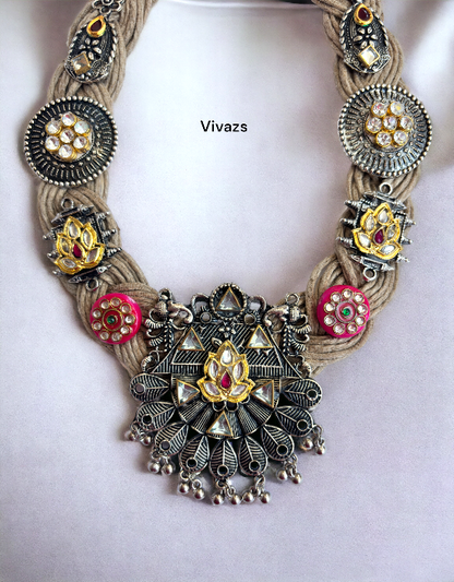 VIVAZS Golden Jute Necklace