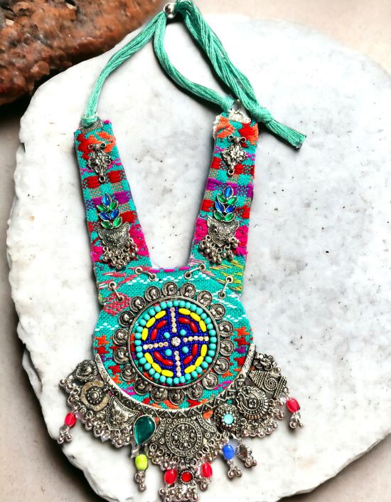 VIVAZS  Boho Necklace Multicolor with Green Basecolour