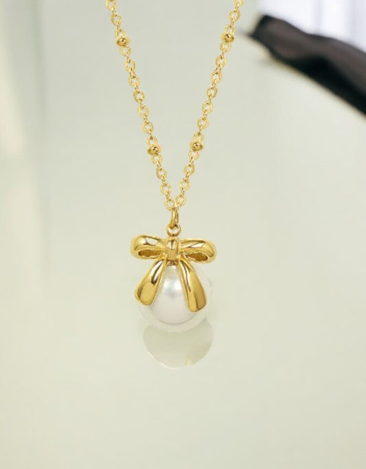 VIVAZS 18K PVD Gold Plated Pearl Bow Pendant Necklace