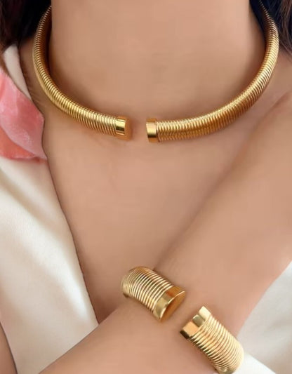 VIVAZS 18k Gold PVD plated Choker necklace